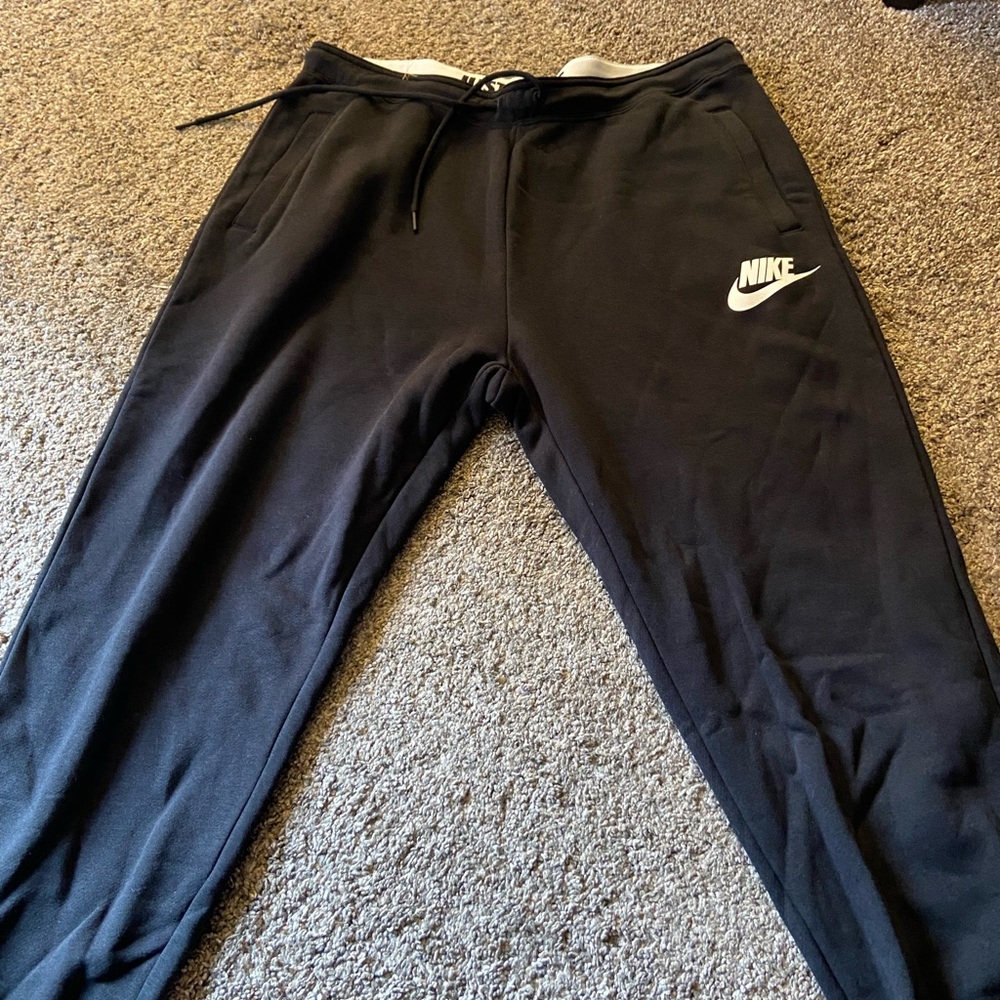 Nike black joggers NWT